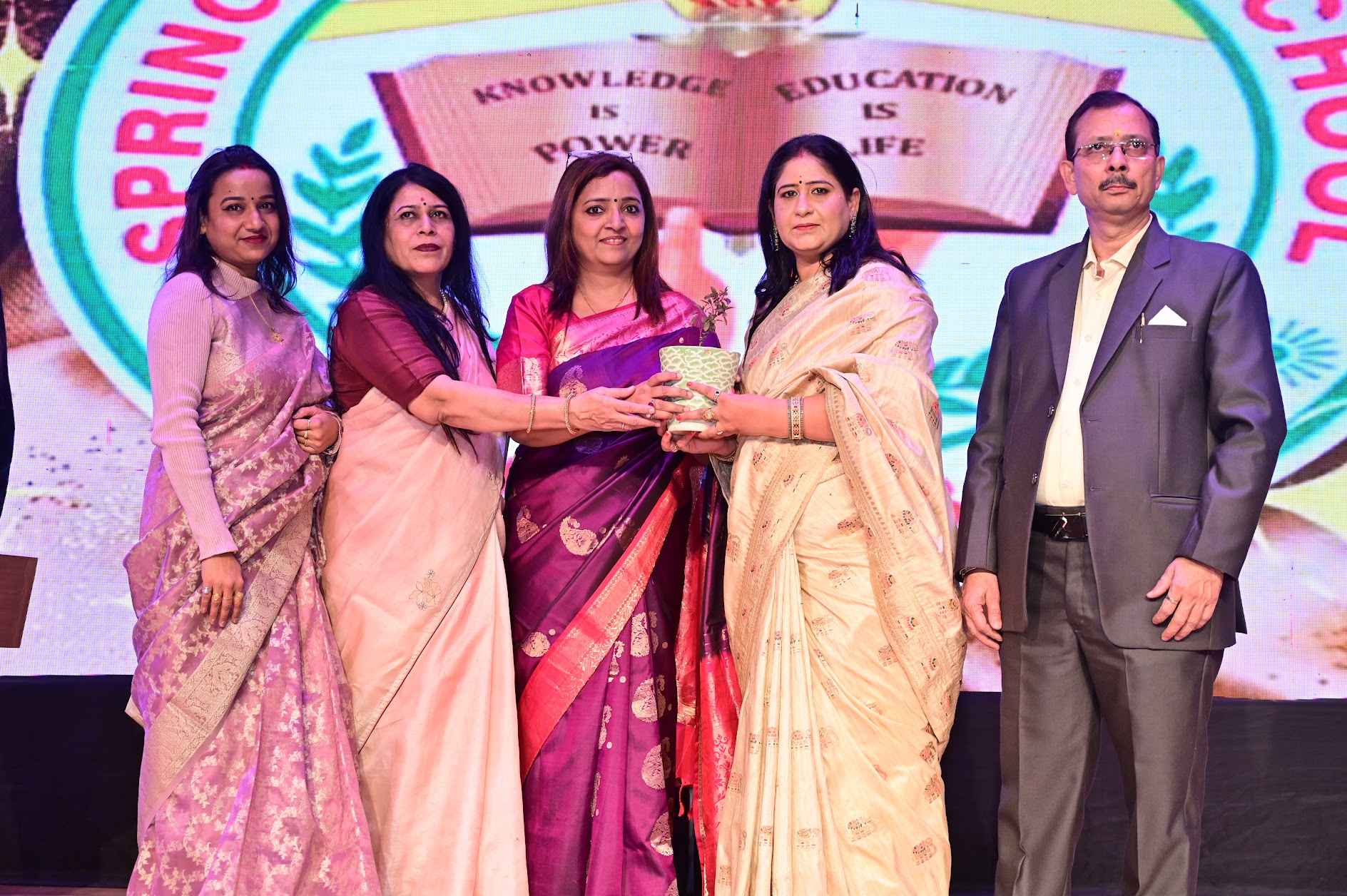 Spring Dales Public School